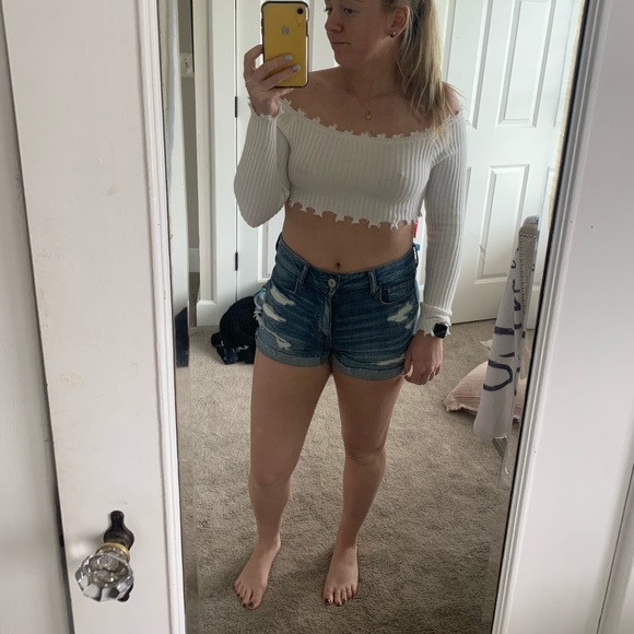 White off the shoulder crop top - Picture 2 of 4